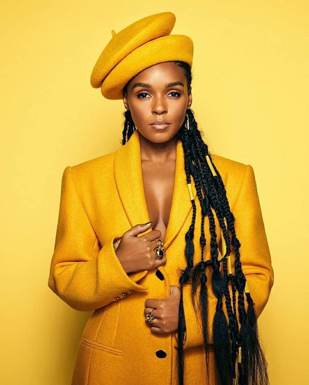 PHOTOS Janelle Monae plong en jaune! - Photo 3