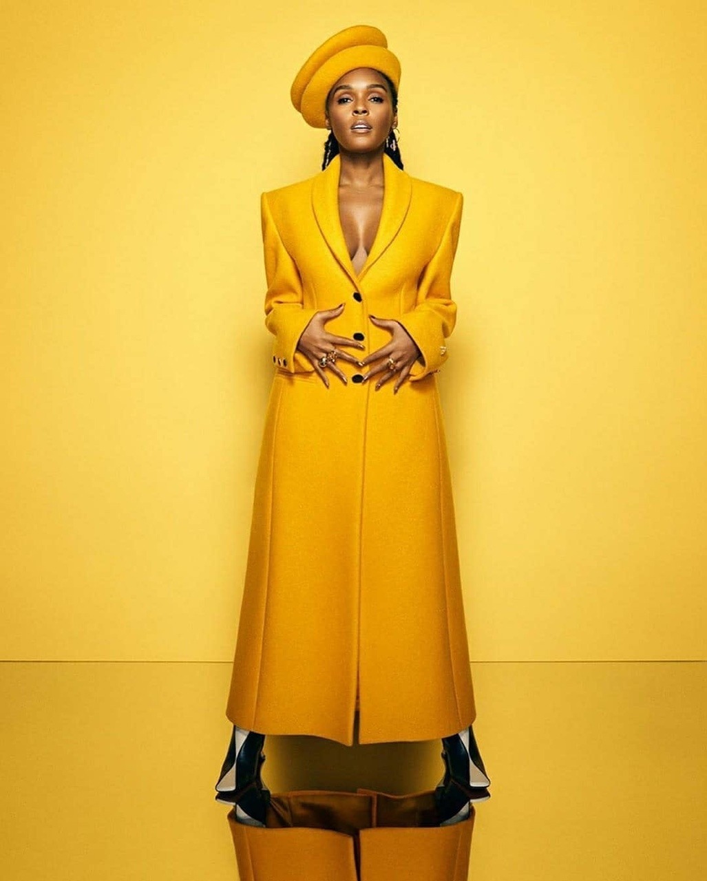 PHOTOS Janelle Monae plong en jaune! - Photo 2