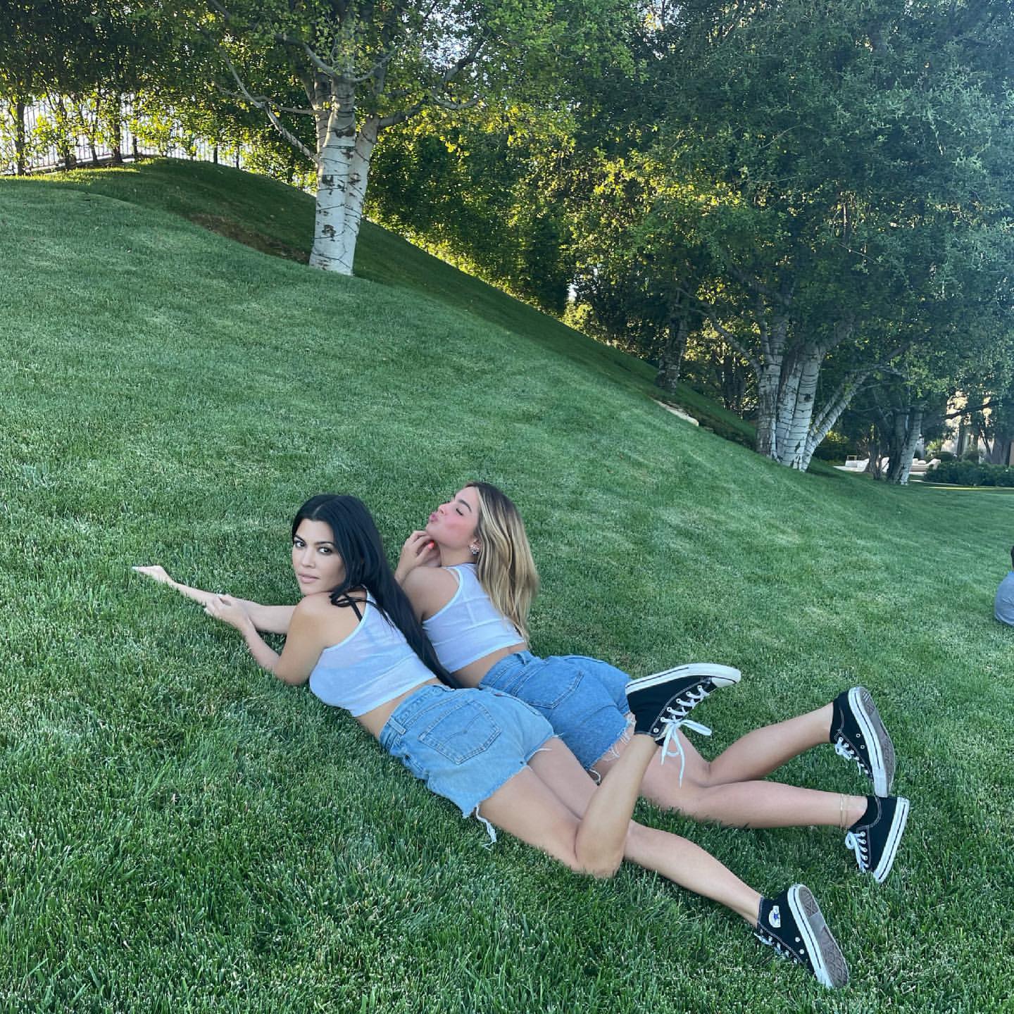 Kourtney Kardashian And Addison Rae Are Still Bff 