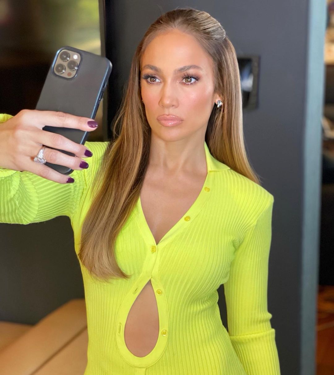 Jennifer Lopez Bikini Selfies! - Photo 31