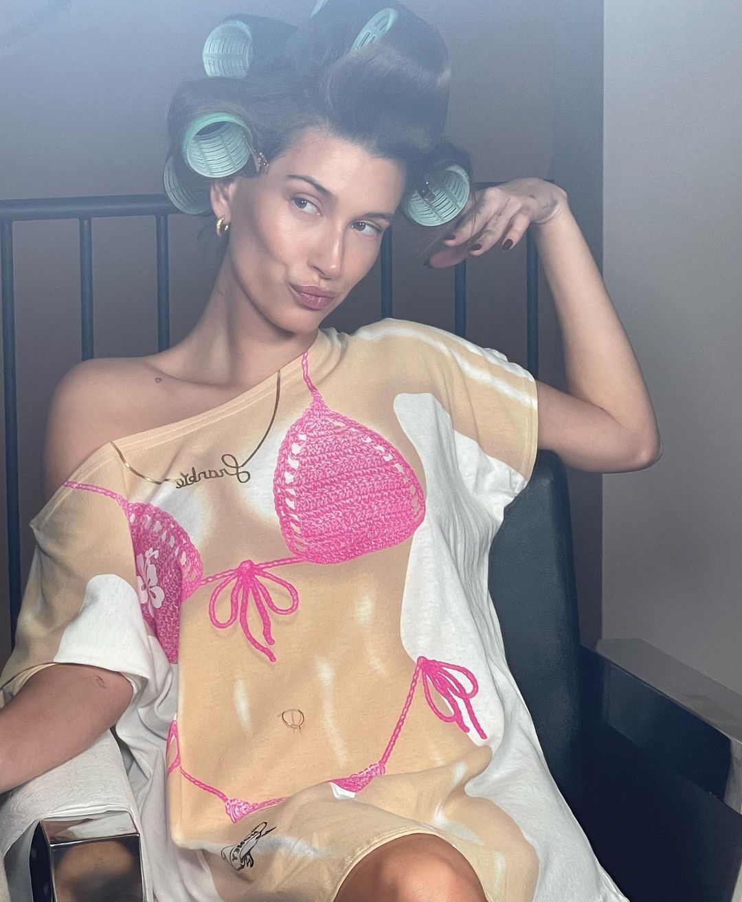 Get Ready with Hailey Bieber! - Photo 56