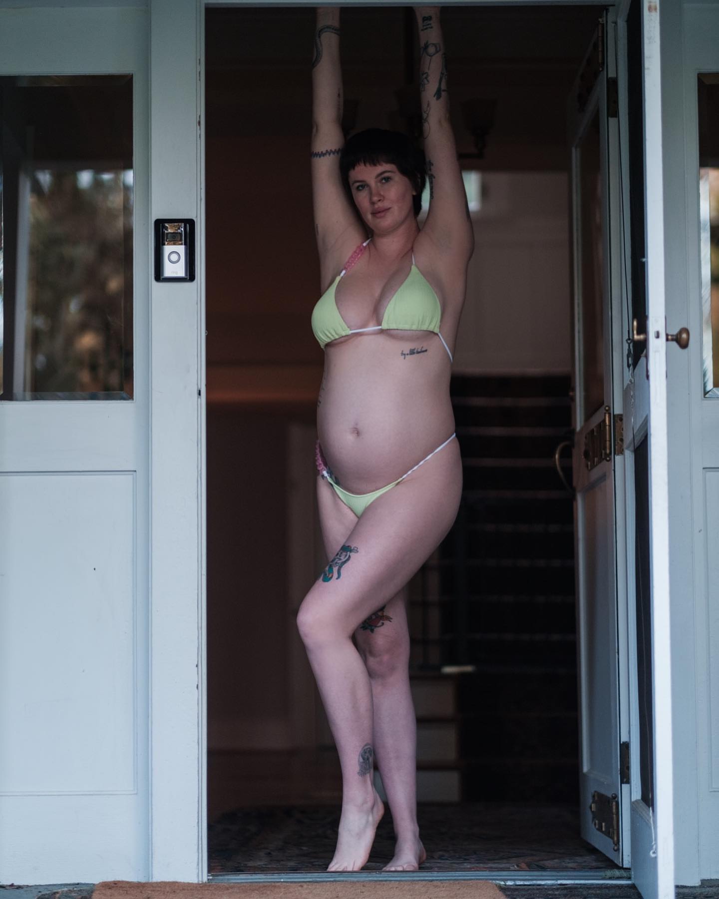 Fotos n°2 : El beb de Ireland Baldwin en bikini!