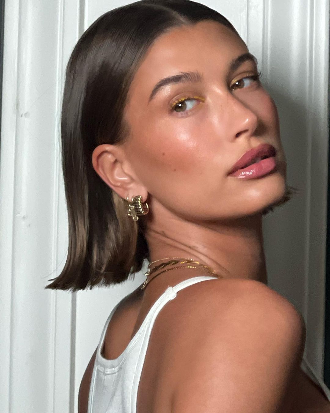 Get Ready with Hailey Bieber! - Photo 1