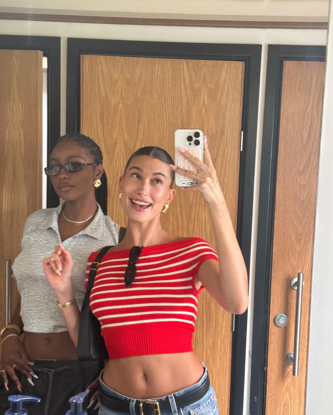 Tiffany Haddish Says Hailey Bieber is Married Because She is Really Good at Bobbing for Apples! - Photo 63