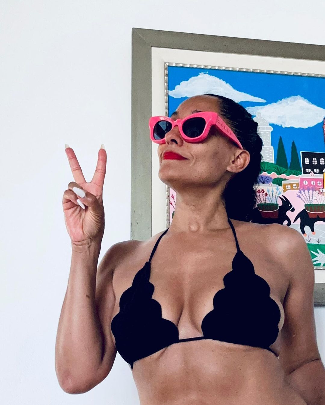 Tracee Ellis Ross is on Vacation! - Photo 1
